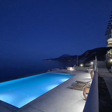 Villa Serafeim Кими Екстериор снимка