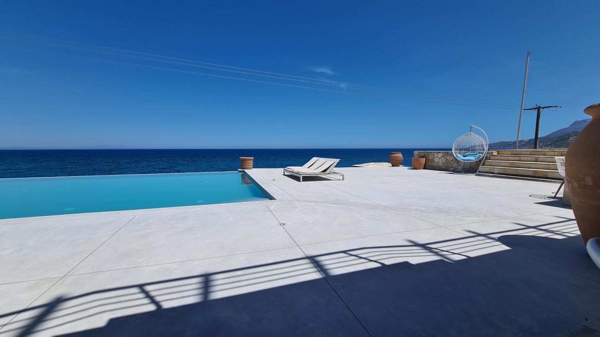 Villa Serafeim Кими Екстериор снимка