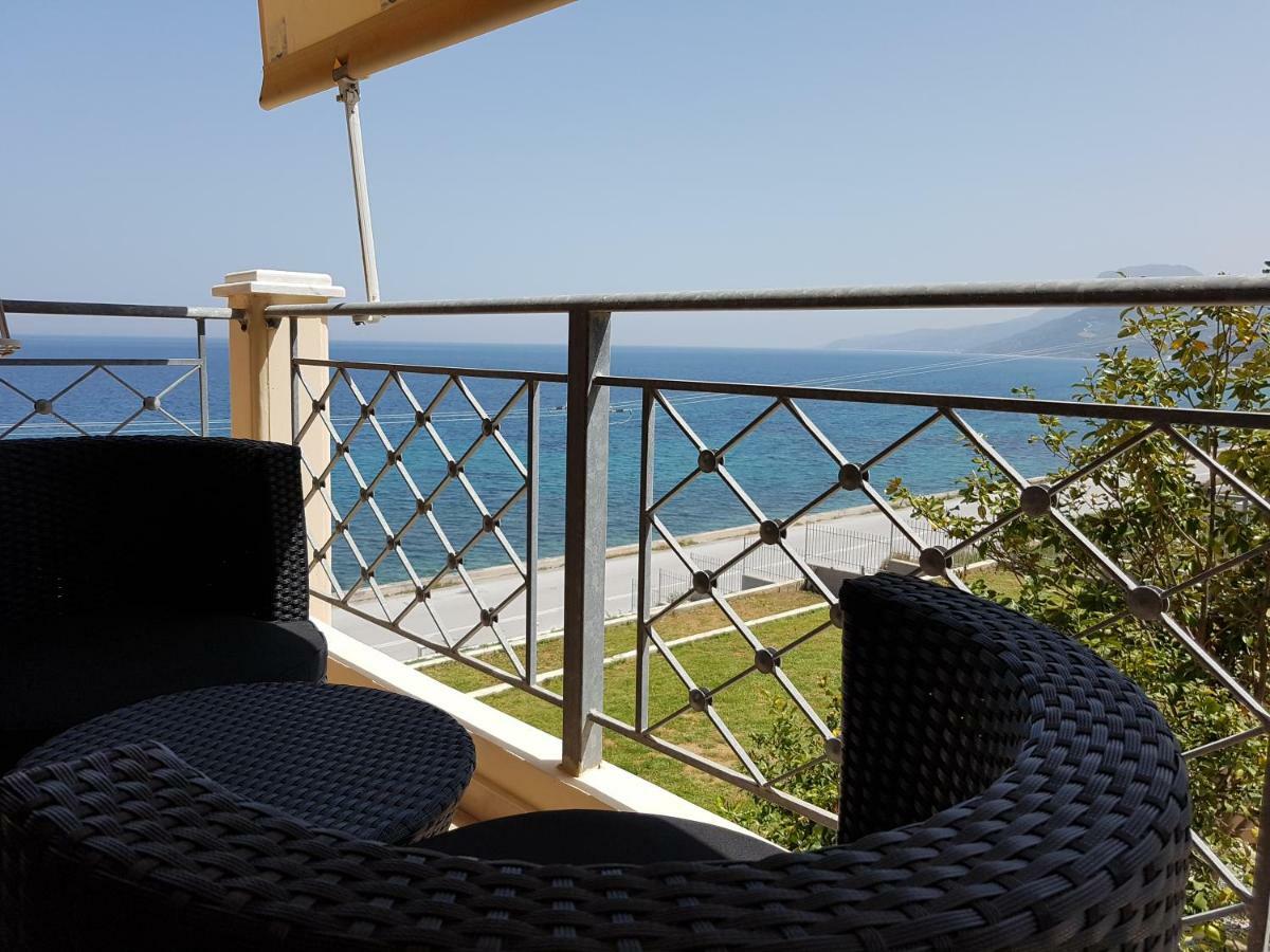Villa Serafeim Кими Екстериор снимка